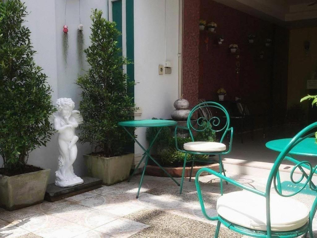 Machima House Hotel Phuket Buitenkant foto